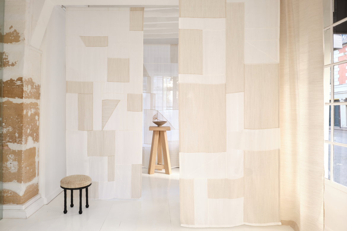 Scénographie Fragments au showroom 
