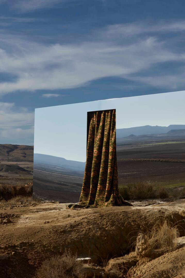 Une collection inspirée par le ciel en mouvement, où l’infini prend forme dans la matière.