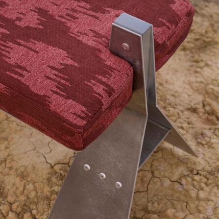 Allongé dans la lumière, le temps se fait matière à rêver.